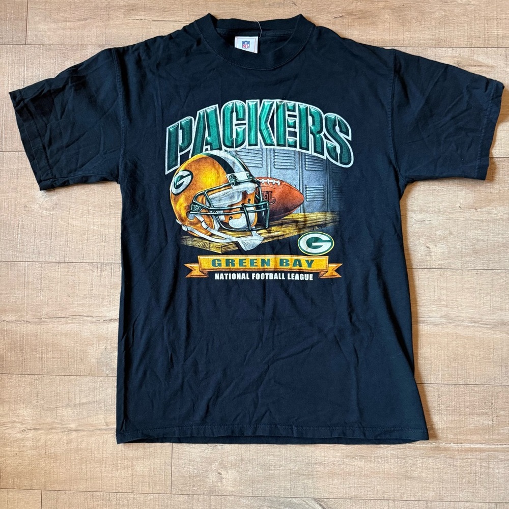 Y2K Green Bay Packers NFL Black graphic T-Shirt size medium helmet football logo